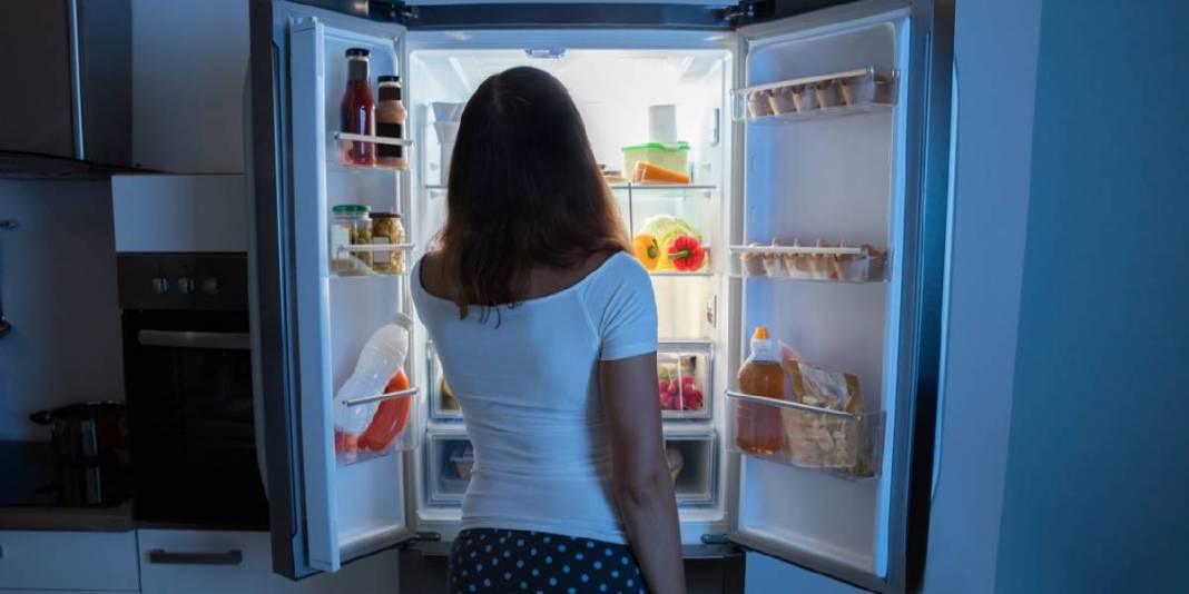 Aç yatmanın ardındaki gerçek! Gece aç kalmak zayıflatıyor mu, yoksa hastalık mı getiriyor? Gerçeği bilim açıkladı! 4